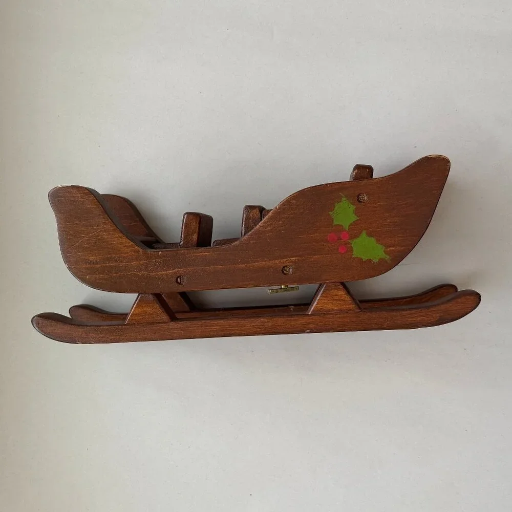 Vintage LR Vance Wood Sled Only Music Box Winter Wonderland